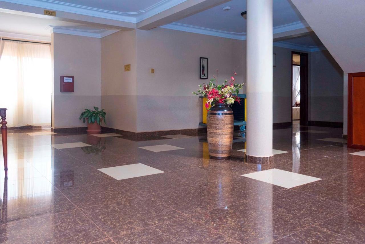 Sapphire Hotel Entebbe Kigo Kajansi Экстерьер фото