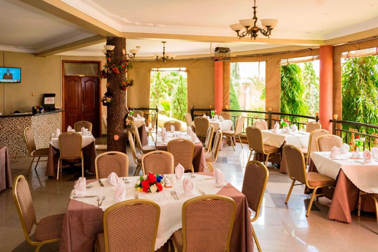 Sapphire Hotel Entebbe Kigo Kajansi Экстерьер фото
