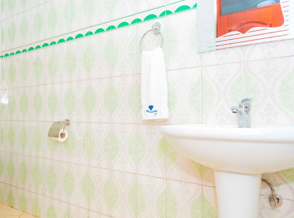 Sapphire Hotel Entebbe Kigo Kajansi Экстерьер фото