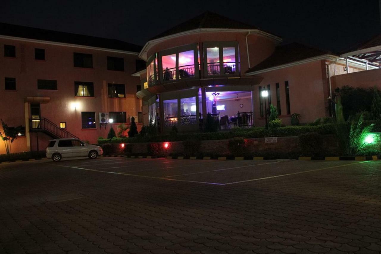 Sapphire Hotel Entebbe Kigo Kajansi Экстерьер фото