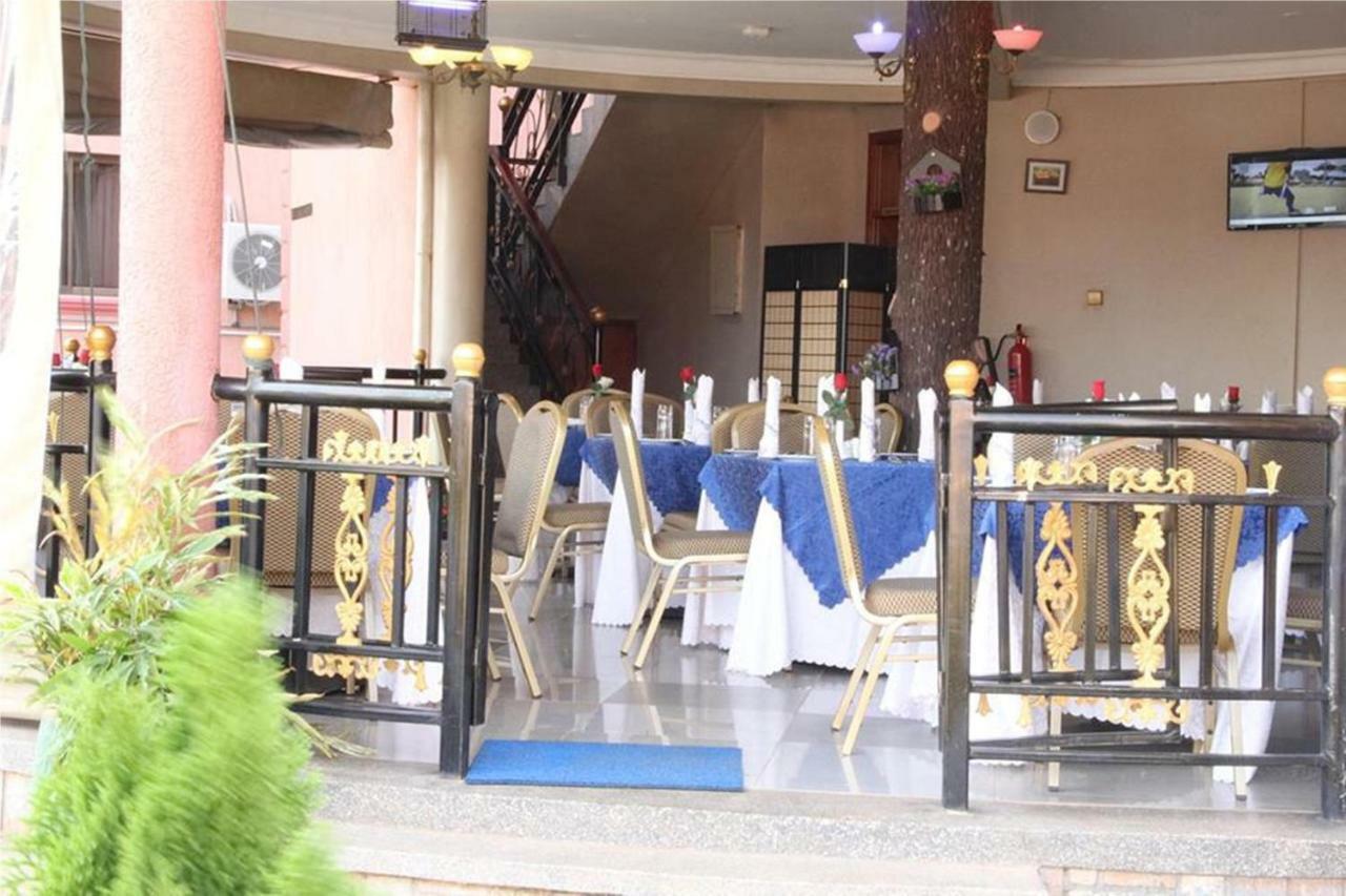 Sapphire Hotel Entebbe Kigo Kajansi Экстерьер фото