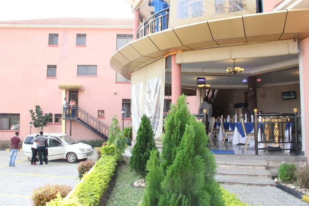 Sapphire Hotel Entebbe Kigo Kajansi Экстерьер фото